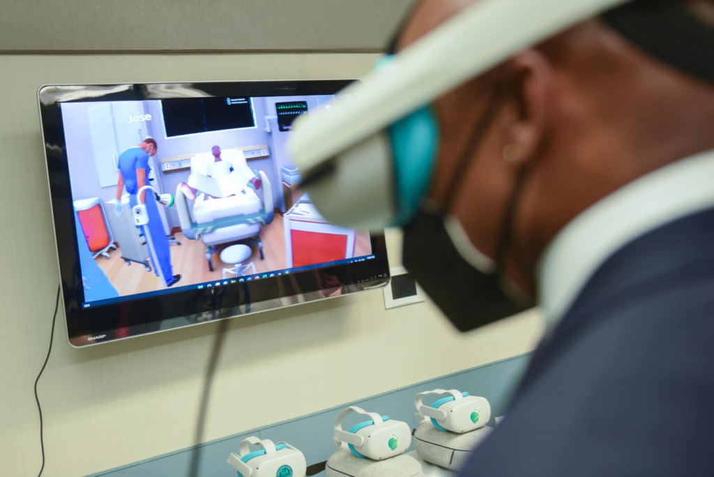 Le plus grand système de santé public d'Amérique adopte la simulation VR dans son programme d'obstétrique